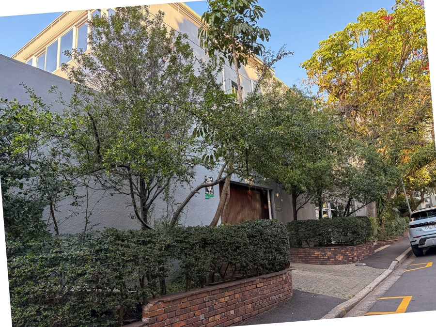 2 Bedroom Property for Sale in Oranjezicht Western Cape